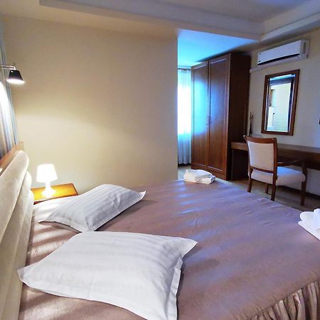 Pensiunea 4 Salcii Băltenii de Sus Habitación foto